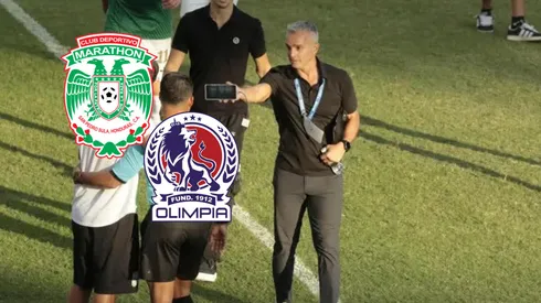 Pablo Lavallén reapareció en el banquillo tras haber sido suspendido por cuatro fechas. Foto: Deportes TVC.