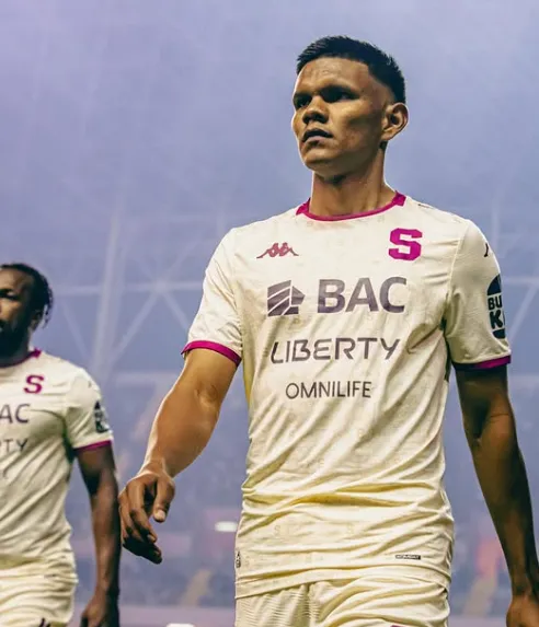 Alberth Barahona sería el reemplazante de Acuña en el mediocampo (Instagram).