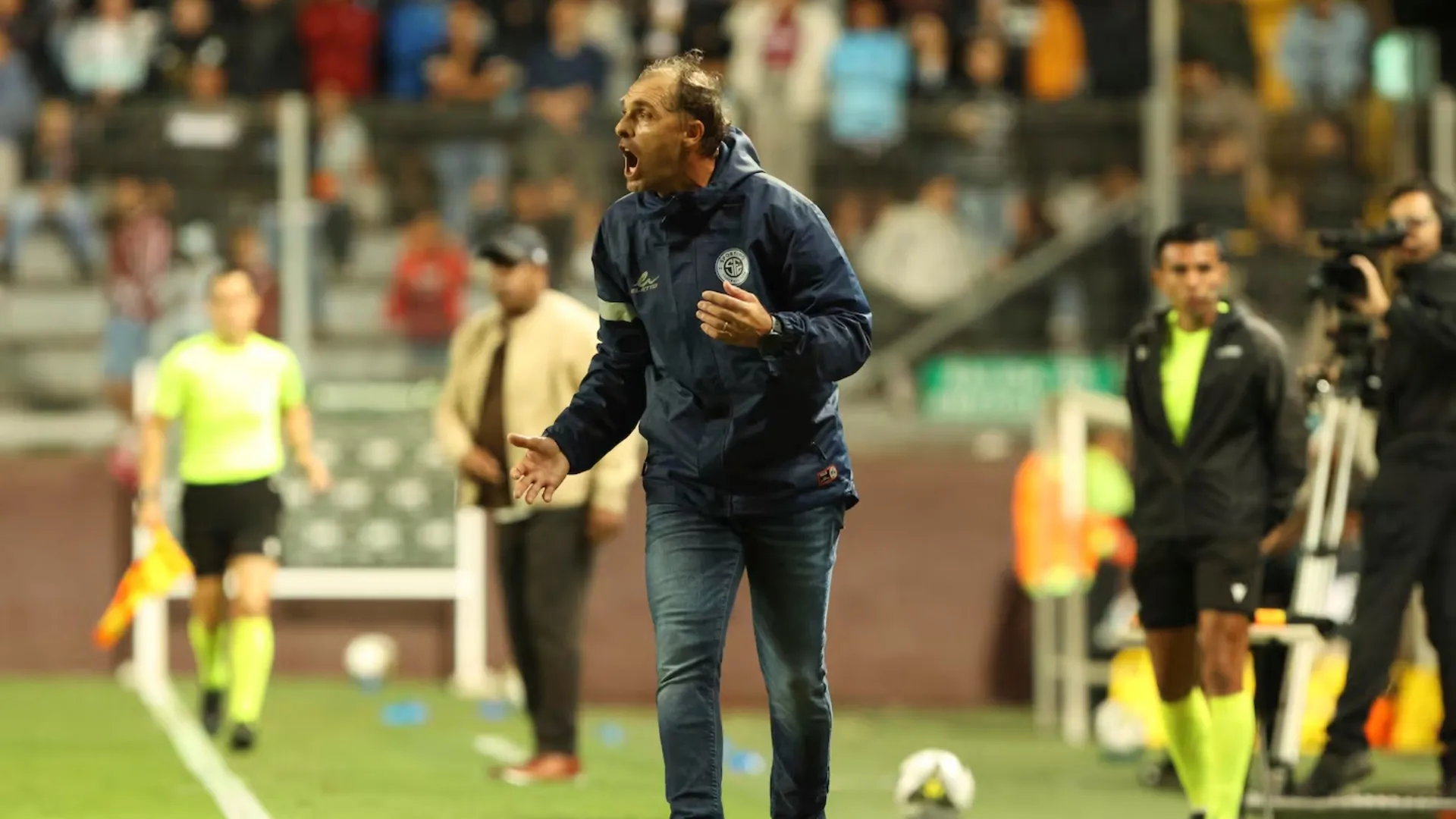 Andrés Carevic le volvió a ganar a Hernán Medford. (Foto: La Nación)