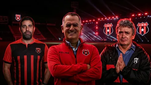 Joseph Joseph le pone presión a Carlos Vela y Machillo.
