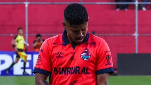 Habrían asaltado al talentoso volante de los Rojos.
