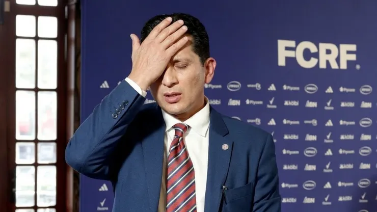 Ronald González sufre la ausencia de tres equipos.