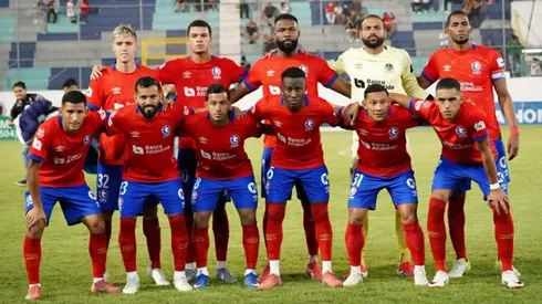 Olimpia ganó con sufrimiento 2-1 a Platense y tomo un respiro en el Clausura 2026.