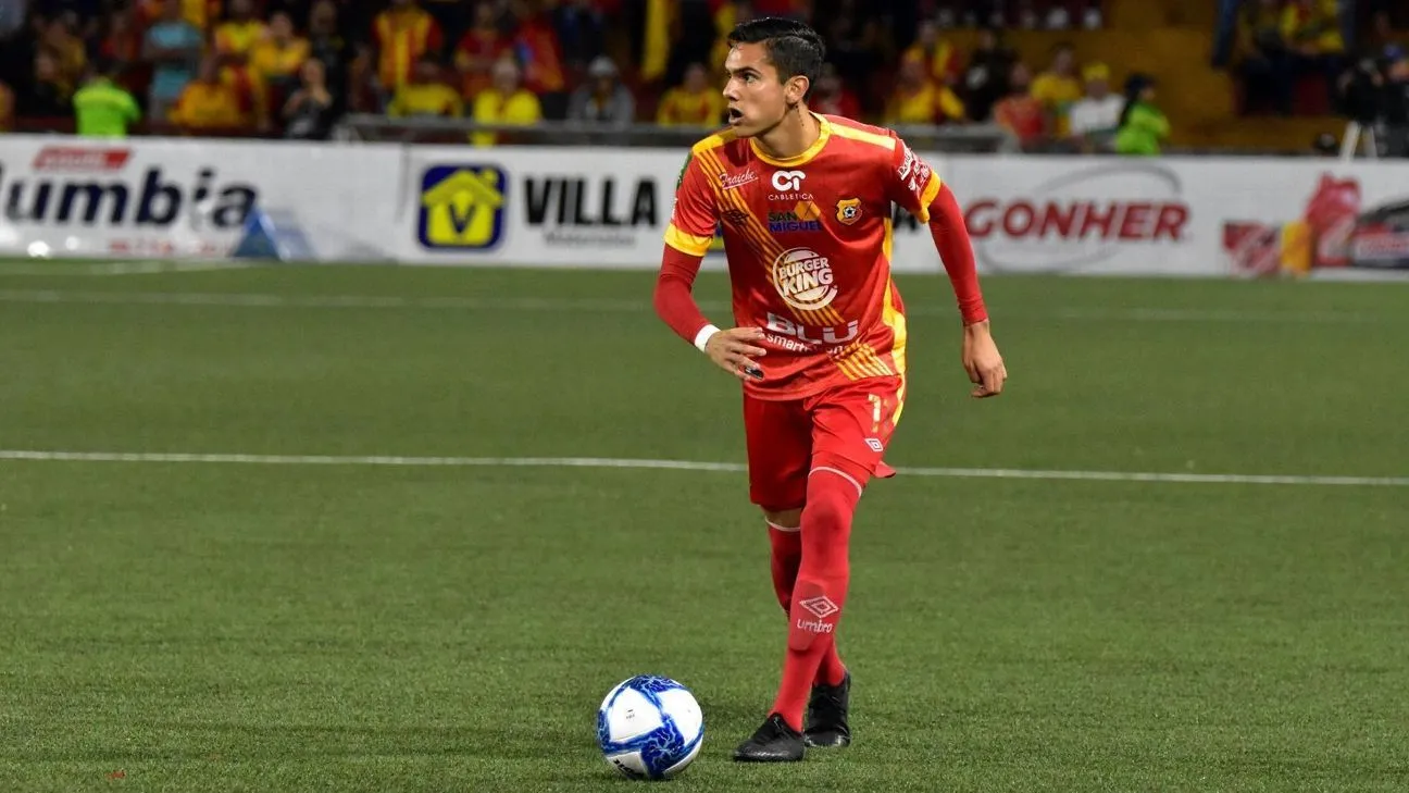 González jugó 79 partidos como florense (CSH).