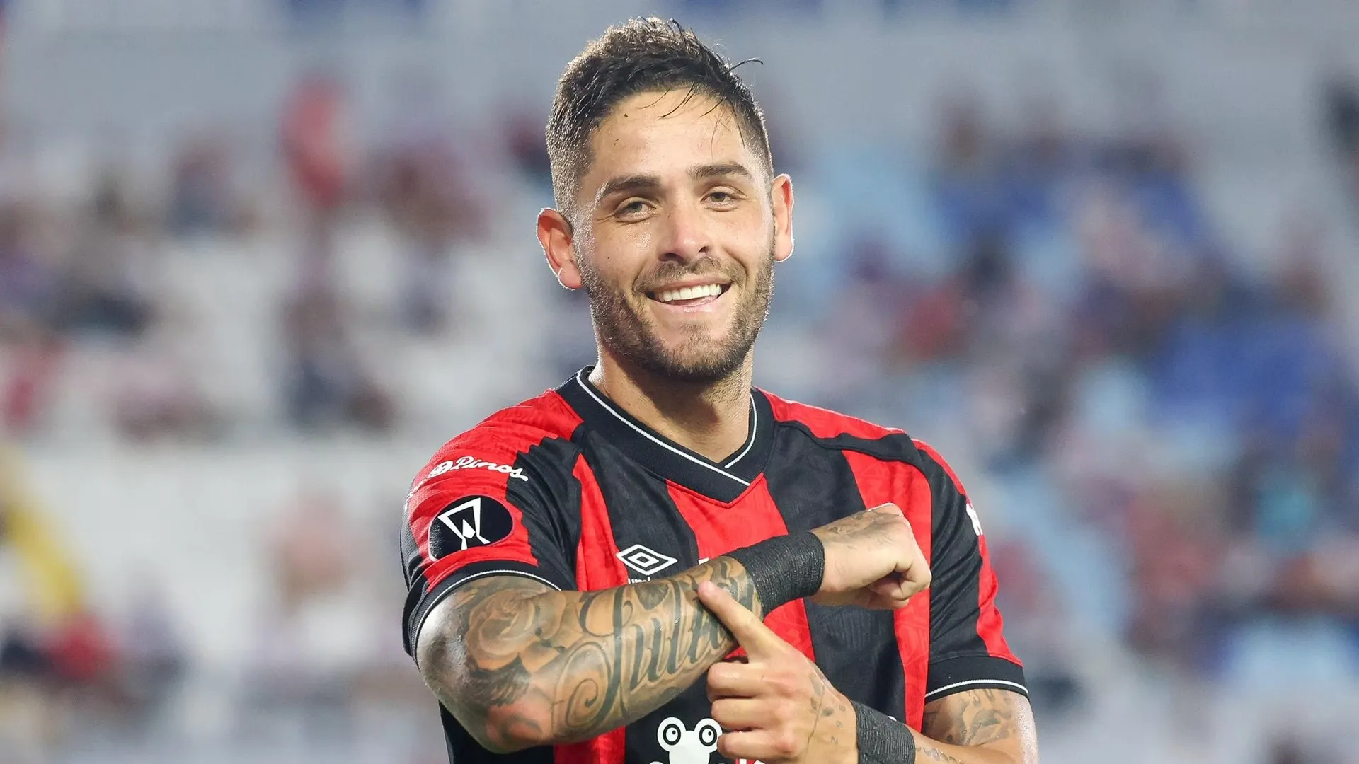 Jonathan Moya estaba en la conferencia de prena de Celso Borges y Machillo Ramírez. (Foto: La Nación)