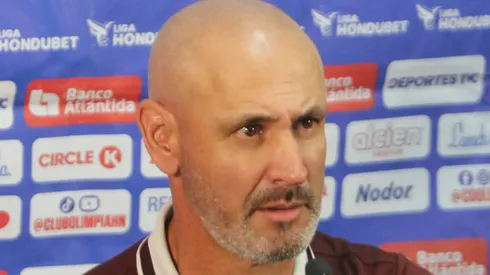 Eduardo Espinel se molestó con la Liga Nacional de Honduras.
