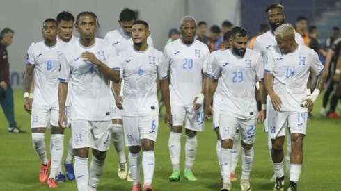 La Selección de Honduras luego de un partido en el estadio Francisco Morazán en San Pedro Sula. Foto: La Prensa.