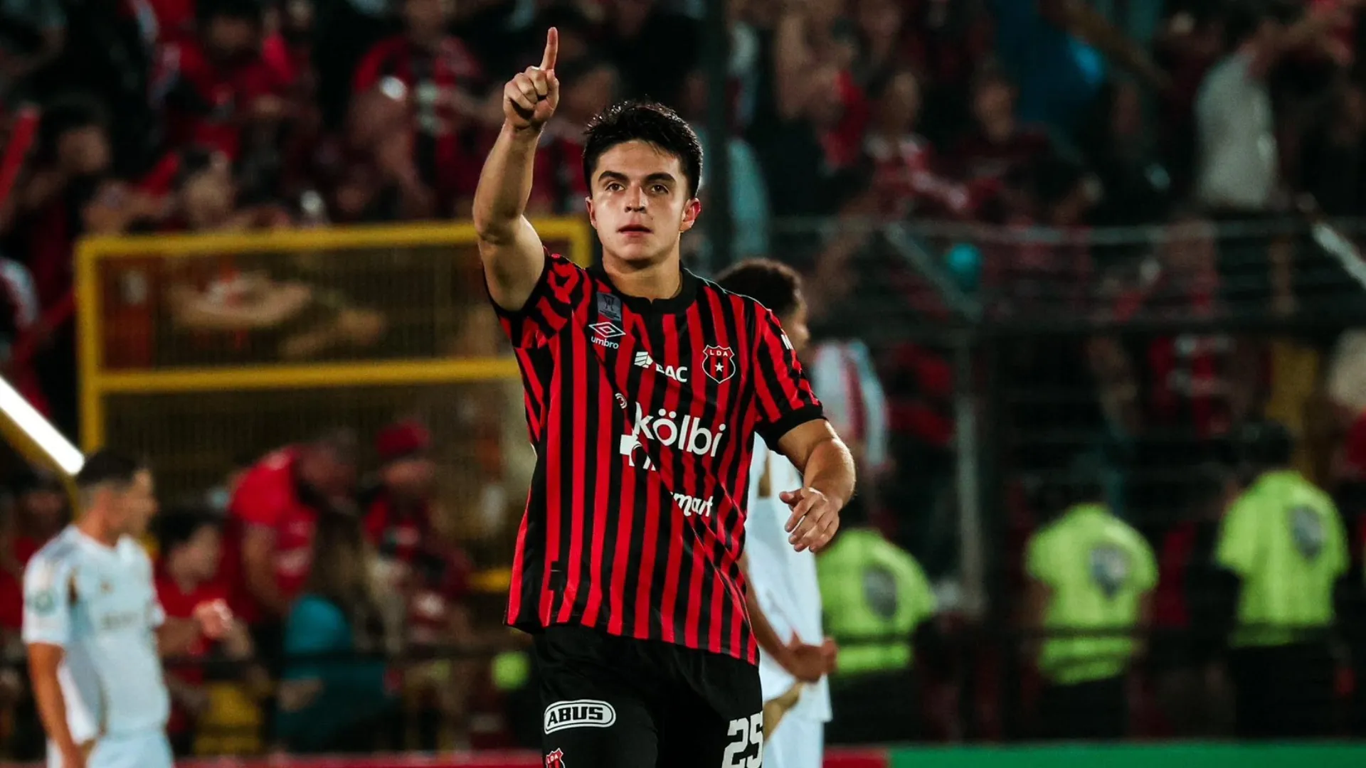 Van der Putten, afuera hasta 2027 (LDA).