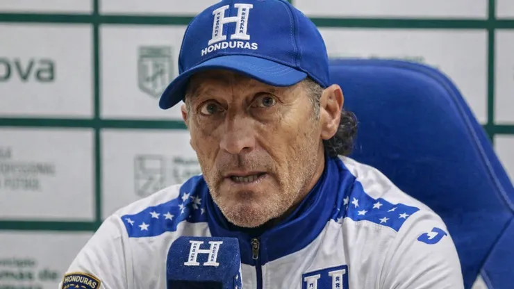Pedro Troglio pudo convertirse en el entrenador de la Selección de Honduras. Foto: ChatGPT.