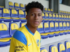 Josimar Alcócer da el salto que lo ubica en lo más alto de Bélgica