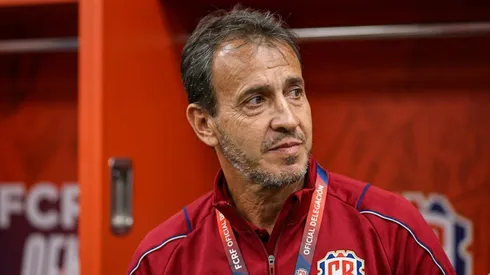 Fernando Batista sorprendió con sus decisiones.