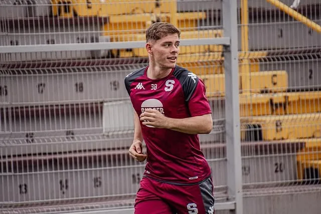 Kenneth González tiene poca participación en Saprissa (Instagram).