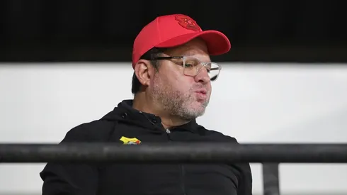 Jafet Soto golpeado por este revés.