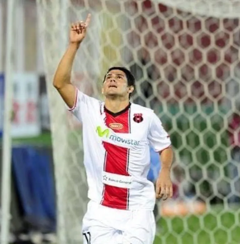 Alejandro Aguilar formó parte de cuatro títulos de campeonato nacional en la Liga (Instagram).
