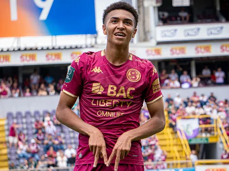 Kenay Myrie le da la mejor noticia a Saprissa después de su debut en Europa