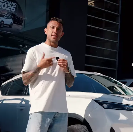 Francisco Calvo firmó contrato con Dongfeng (Instagram).