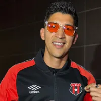 Ángel Zaldívar no se guardó nada y le respondió a la afición de Alajuelense