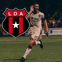 Ídolo de Alajuelense se rinde ante Mariano Torres