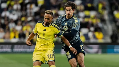 América visita a Nashville.