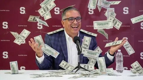 Roberto Artavia adelantó ingresos millonarios.