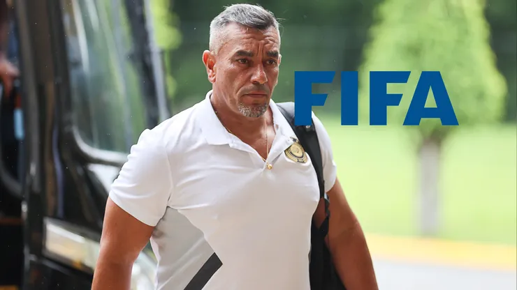 El entrenador argentino pide su dinero