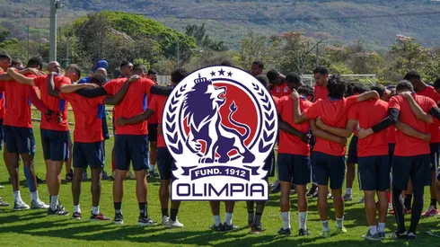 El plantel de Olimpia previo a un entrenamiento en el Centro de Alto Rendimiento. Foto: X Olimpia.