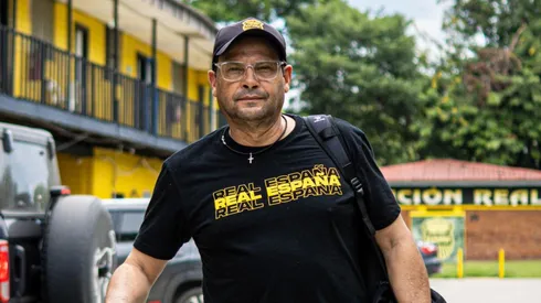 Jeaustin Campos anunció que continuará como DT de Real España apenas horas después de haber presentado su renuncia. Foto: X Real España.