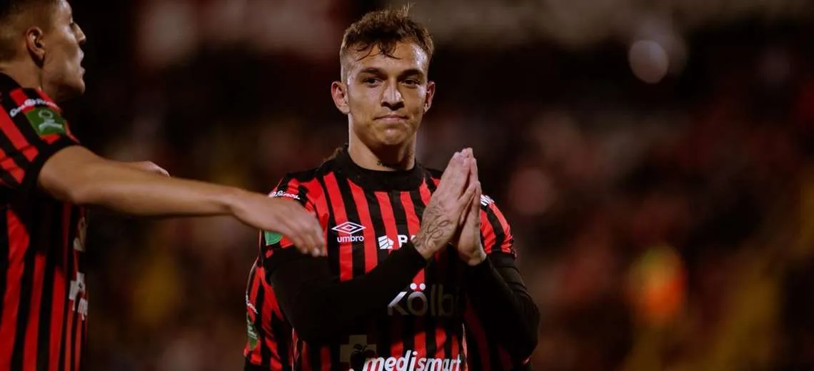 La Liga respalda a su futbolista (LDA).