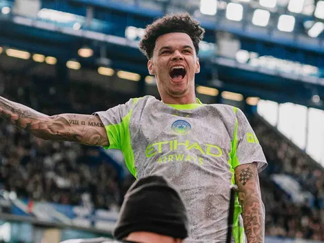 Manchester City goleó al Chelsea y sigue en carrera por el título