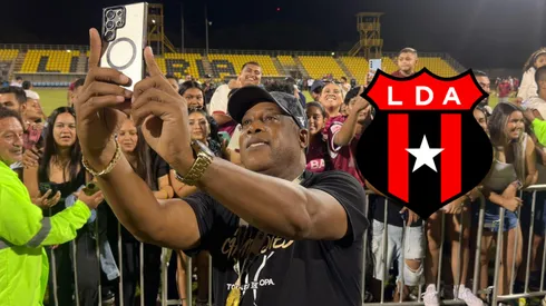 El DT se toma fotos con los aficionados en el Baltodano Briceño.