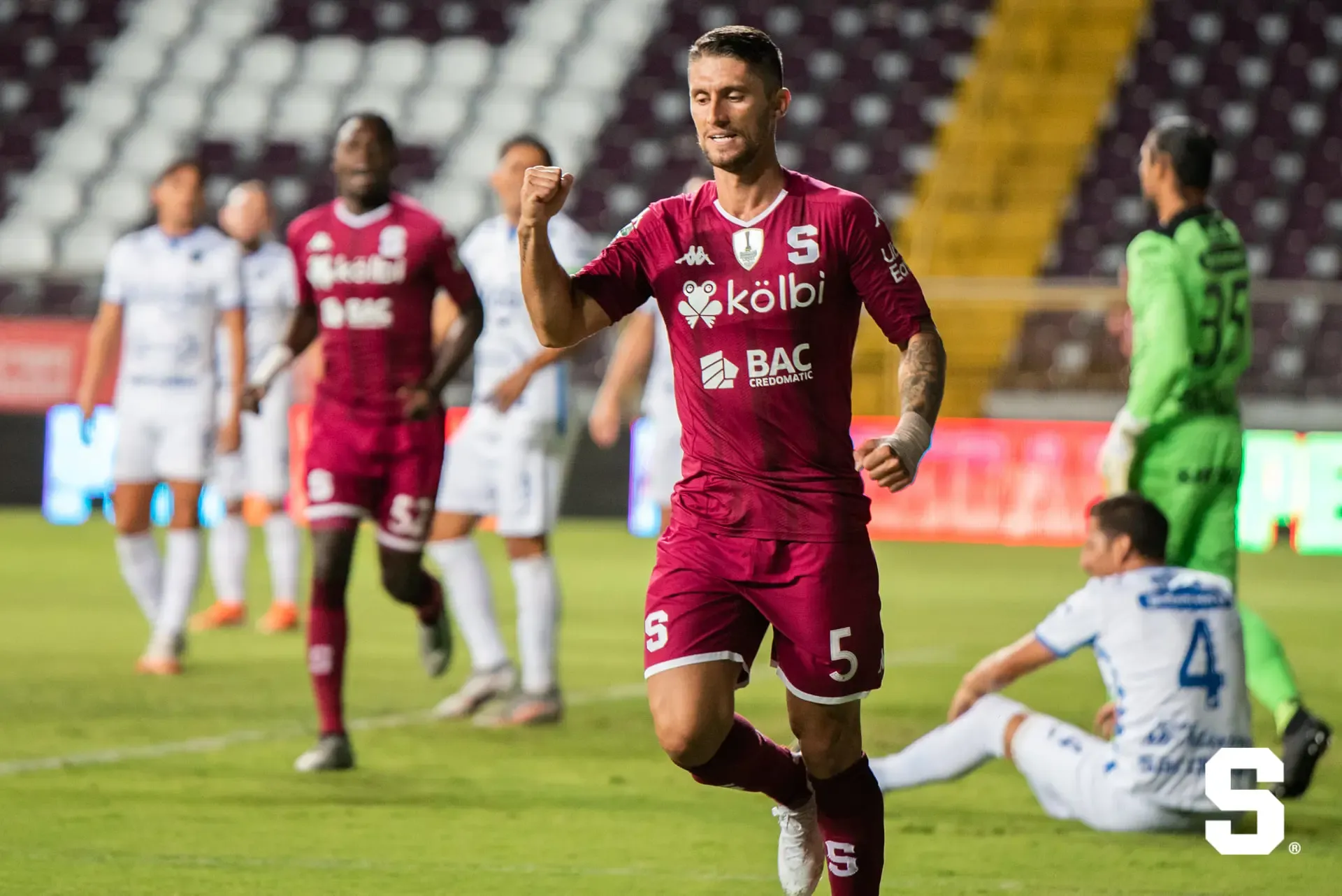 Espíndola supo ser una promesa del fútbol argentino (Saprissa).