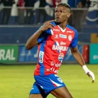 “Tenemos que ser serios”: Xelajú no tendrá piedad con Derrikson Quirós tras no regresar a Guatemala