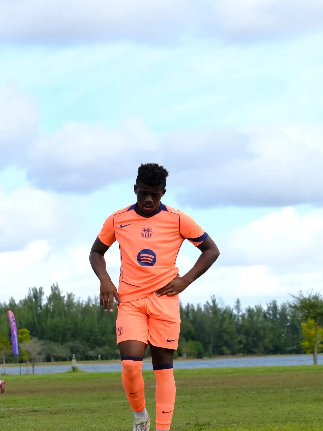 James Thomas juega para la academia del Barcelona desde 2024. Foto: james_jt7.