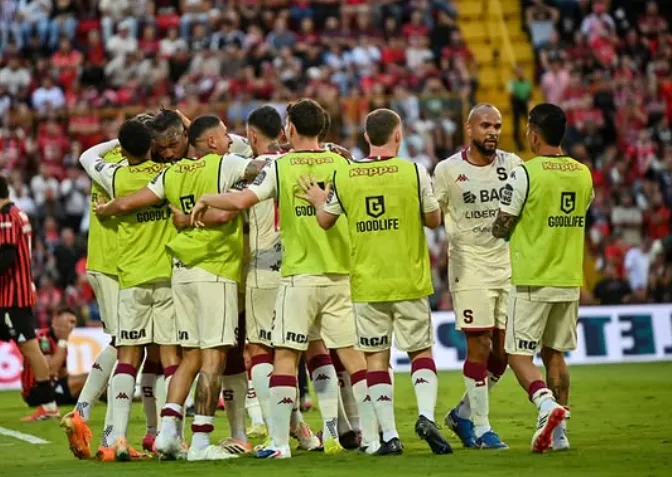 Saprissa tiene un pie y medio en semifinales (Saprissa).