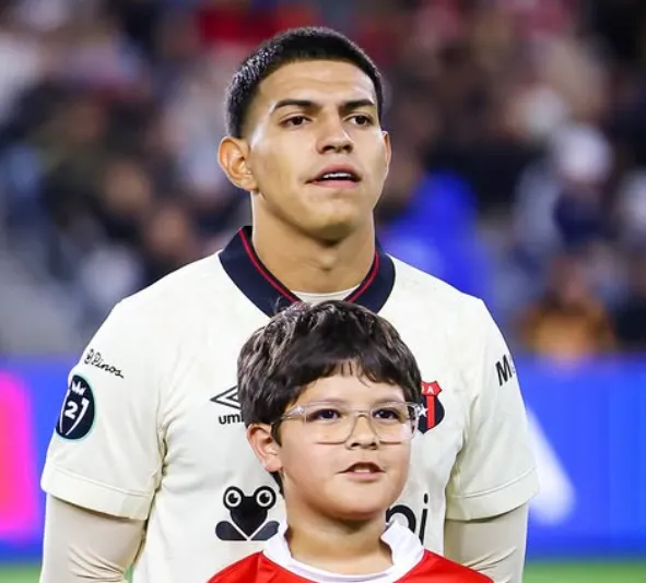 Alejandro Bran fue el mejor jugador del Clásico Nacional (Instagram).