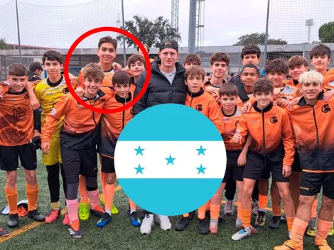 Es hondureño, se recibió de técnico UEFA a los 16 años y ya consiguió trabajo en España
