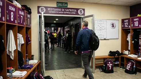 Sorpresiva salida en Saprissa.