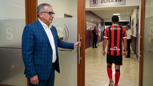 Artavia le abre las puertas a figura de Alajuelense.