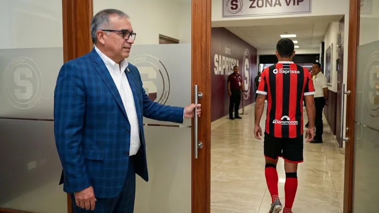 Artavia le abre las puertas a figura de Alajuelense.