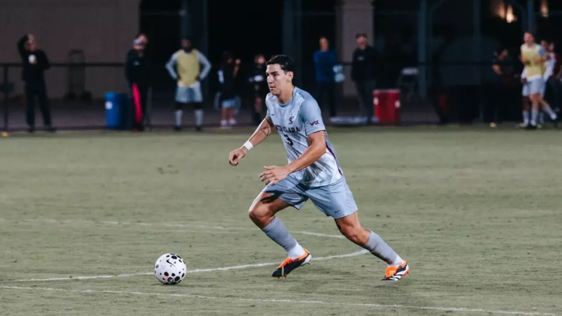 Alejandro Arenas en acción en EE.UU. (Foto: Santa Clara University)
