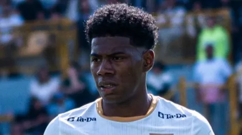 Dereck Moncada solo puede estar un torneo en Colombia y dar el gran salto.