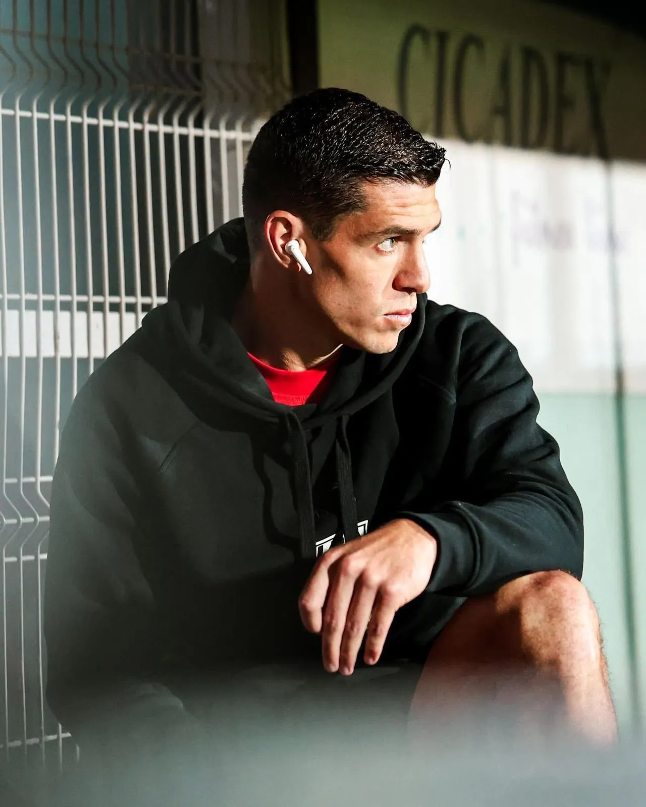 José Alvarado ha pasado casi desapercibido en Alajuelense (X).