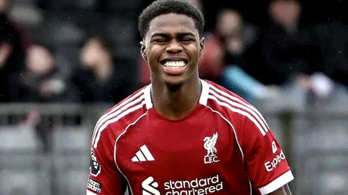 Keyrol Figueroa sufrió uno de sus peores golpes desde que está en el Liverpool. Foto: Anfield Watch.