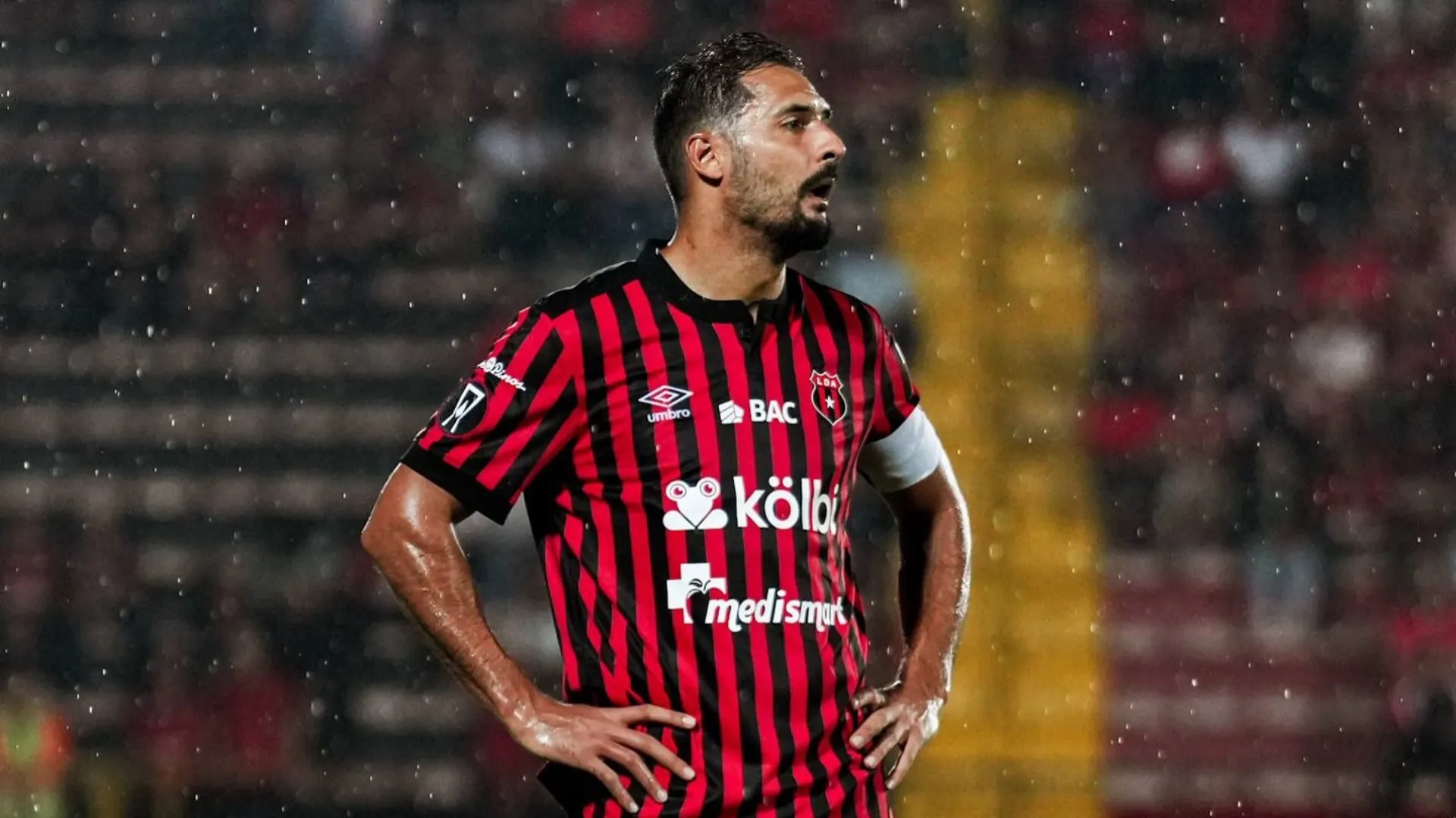 Celso Borges finaliza ligamen en diciembre. (Alajuelense).