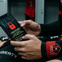 Futbolista de Alajuelense hace una fuerte denuncia