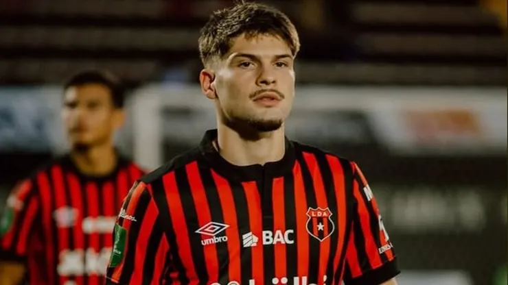 Elián Quesada podría seguir su carrera fuera de Alajuelense.