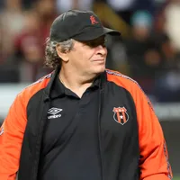 Entorno de Óscar Ramírez da una pincelada sobre su futuro en Alajuelense