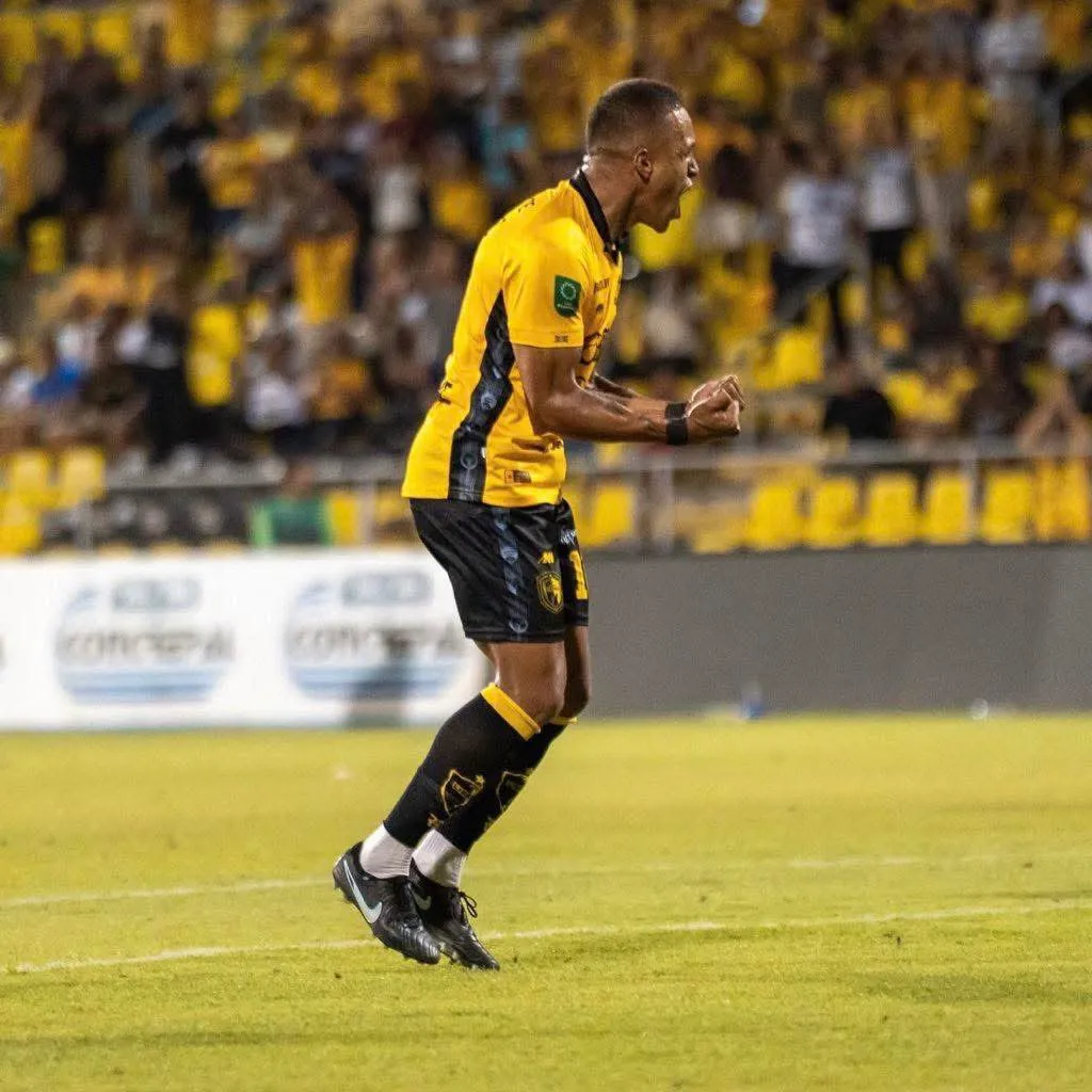 Alonso Hernández es uno de los delanteros más codiciados del mercado (ADM Liberia).