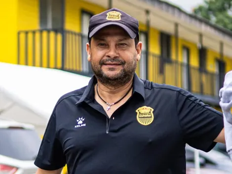 Jeaustin Campos se ausenta en Honduras y no dirige a Real España entre rumores que lo ponen en Alajuelense