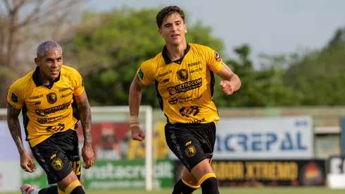 Arévalo festeja el 1-0 ante Saprissa.